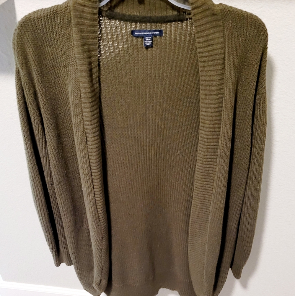 AMERICAN EAGLE CARDIGAN